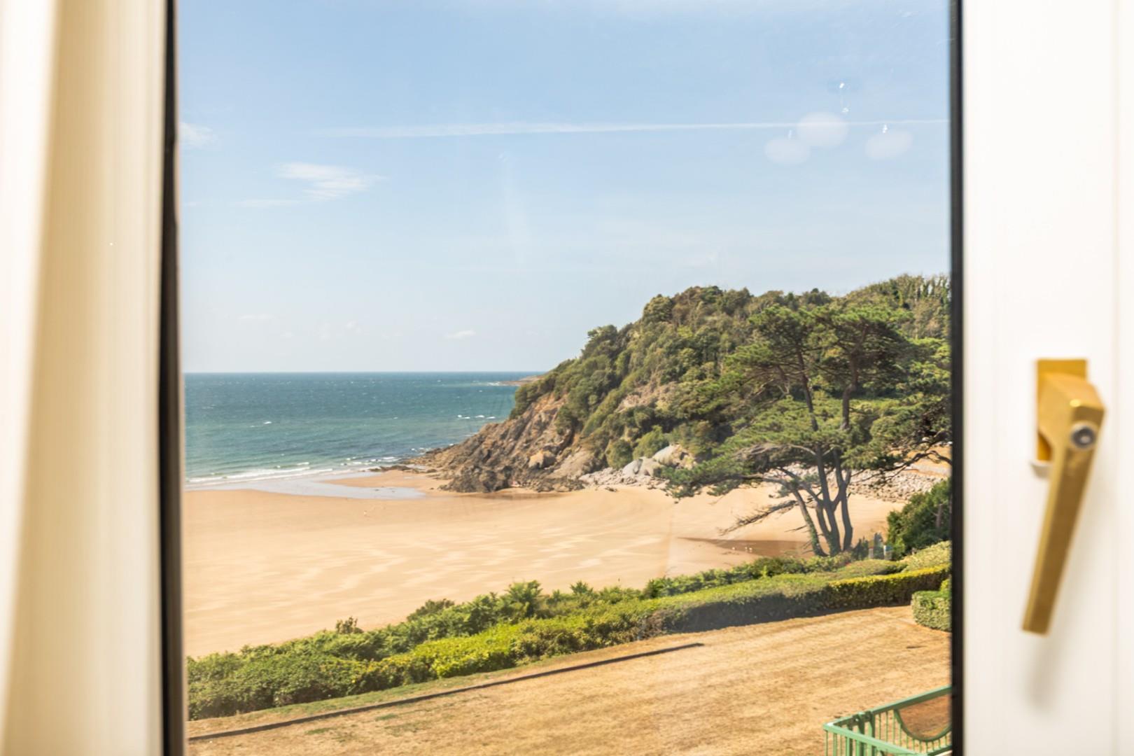 Caswell Bay Court, Caswell Road, Caswell, Swansea, SA3 4RY